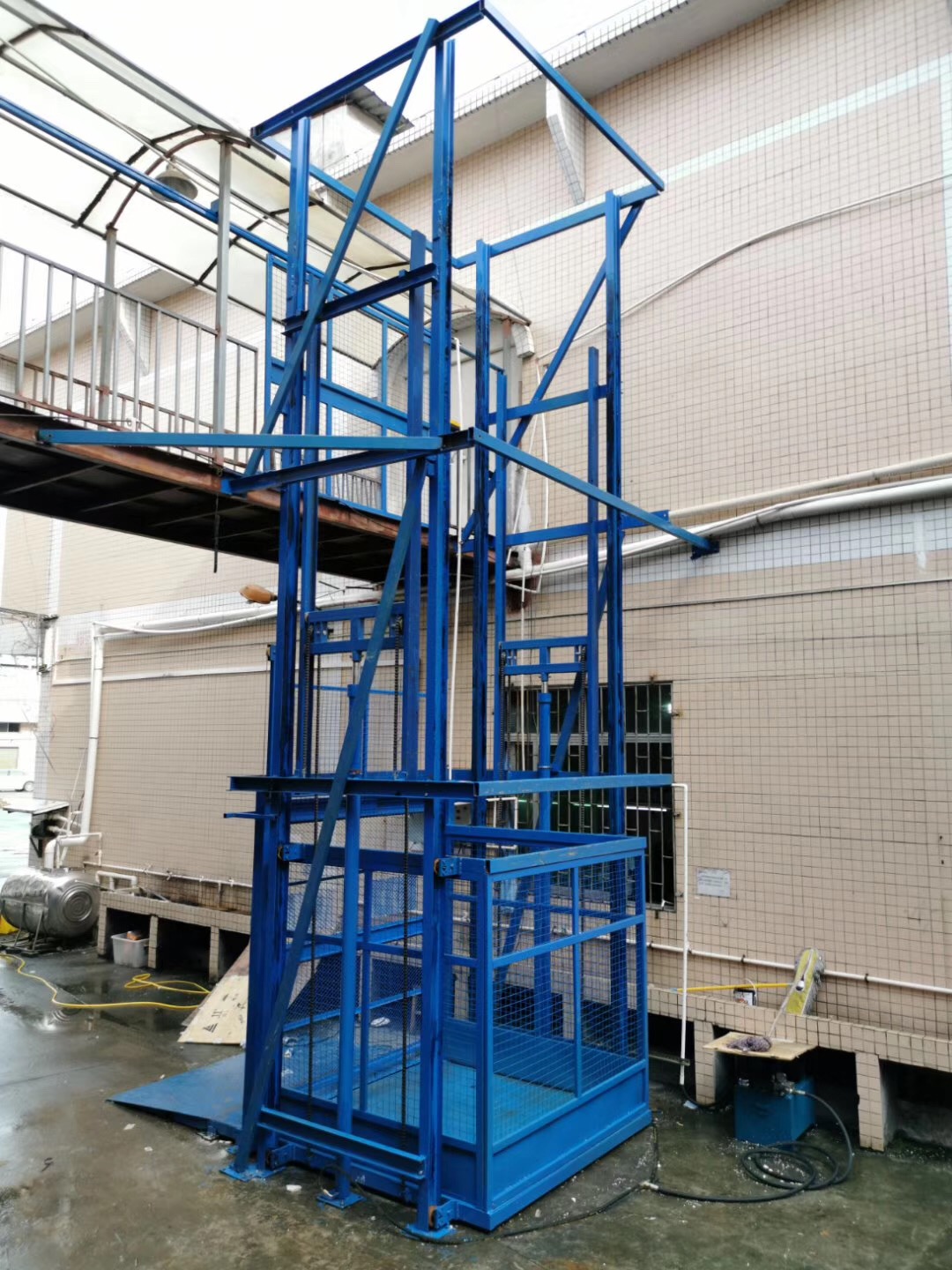 订购升降货梯，我们需要提供哪些参数？