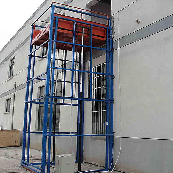 导轨式升降机的组成及维护保养